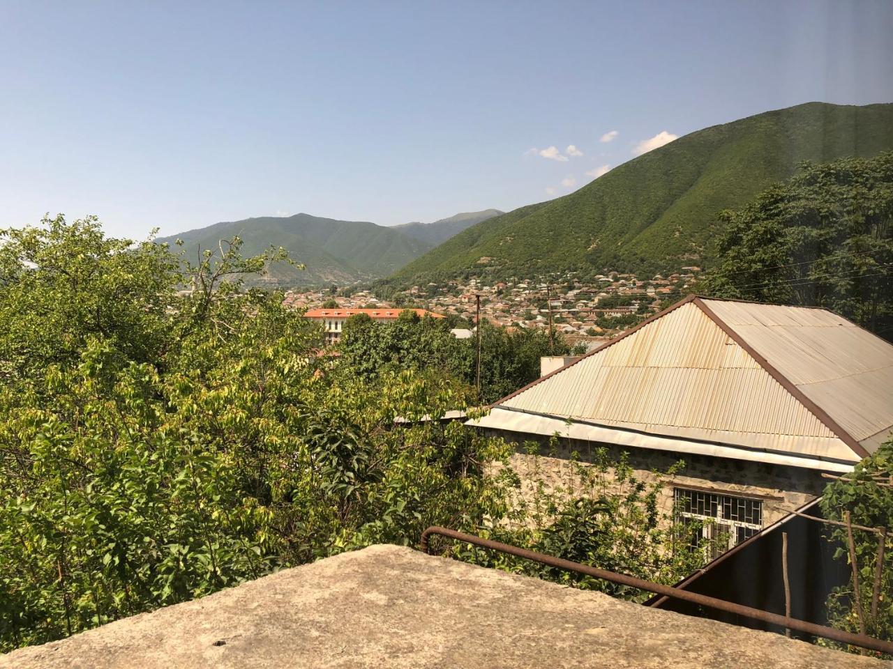 Bed and Breakfast Shaki Host House Шекі Екстер'єр фото